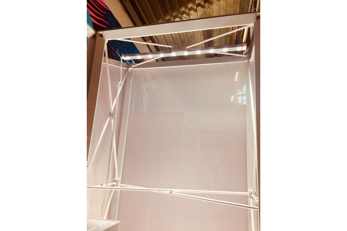 Expo Fabric Pro Lightbox (Edgelit) 01